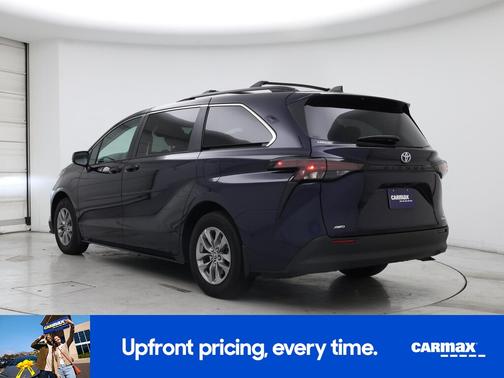 2024 Toyota Sienna LE