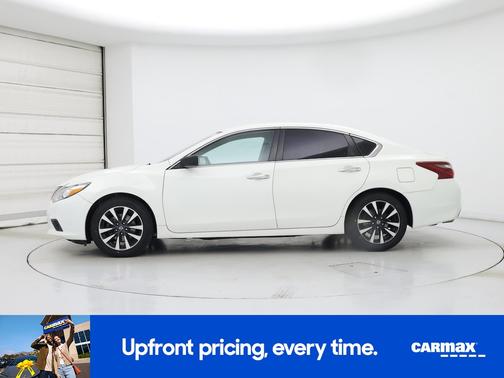White 2018 Nissan Altima SV