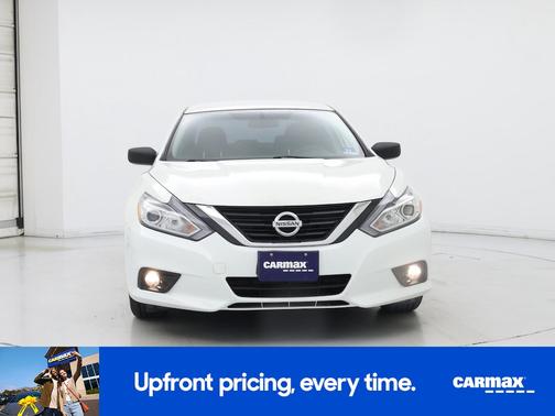 White 2018 Nissan Altima SV