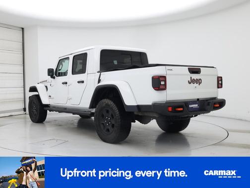 White 2022 Jeep Gladiator Mojave