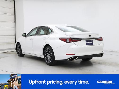 White 2025 Lexus ES 350
