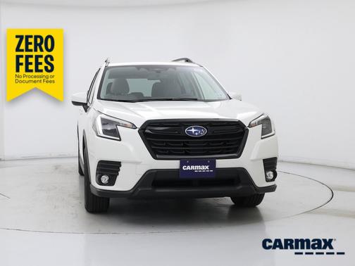 White 2024 Subaru Forester Premium