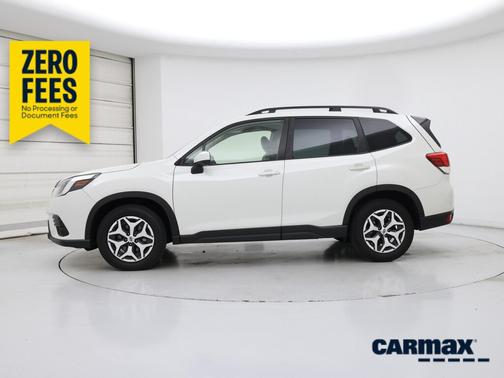 White 2024 Subaru Forester Premium
