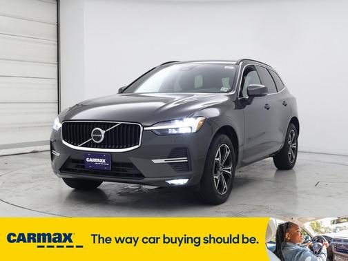 2022 Volvo XC60 B5 Momentum