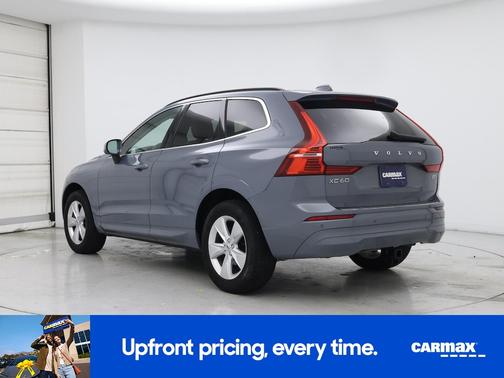 2022 Volvo XC60 B5 Momentum