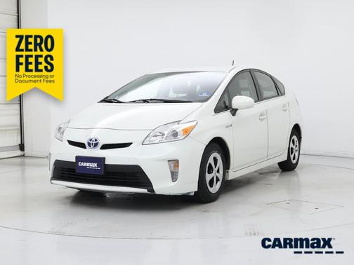 White 2015 Toyota Prius Two