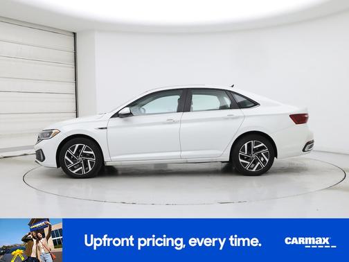 White 2023 Volkswagen Jetta SEL