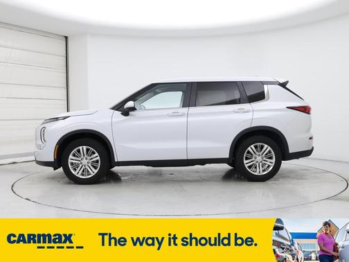 2024 Mitsubishi Outlander ES