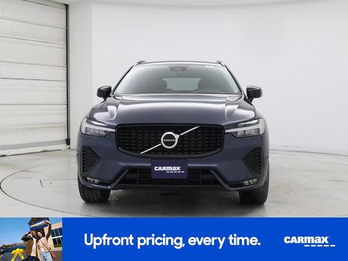 2023 Volvo XC60 B5 Ultimate Dark Theme