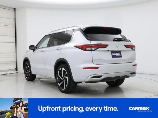 White 2024 Mitsubishi Outlander SEL Platinum