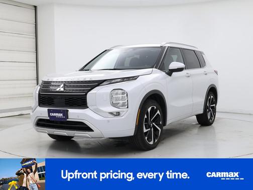 White 2024 Mitsubishi Outlander SEL Platinum