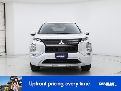 White 2024 Mitsubishi Outlander SEL Platinum