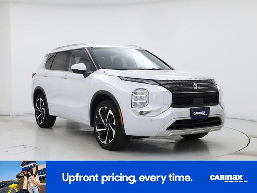White 2024 Mitsubishi Outlander SEL Platinum