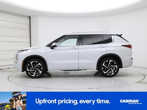 White 2024 Mitsubishi Outlander SEL Platinum