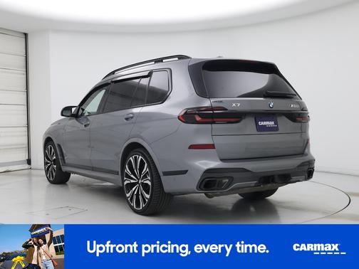 Gray 2024 BMW X7 M60