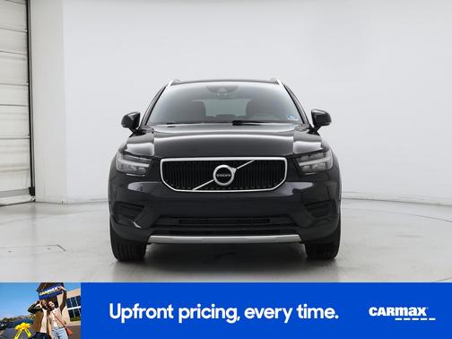 Black 2019 Volvo XC40 T5 Momentum