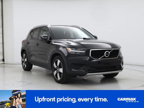 Black 2019 Volvo XC40 T5 Momentum
