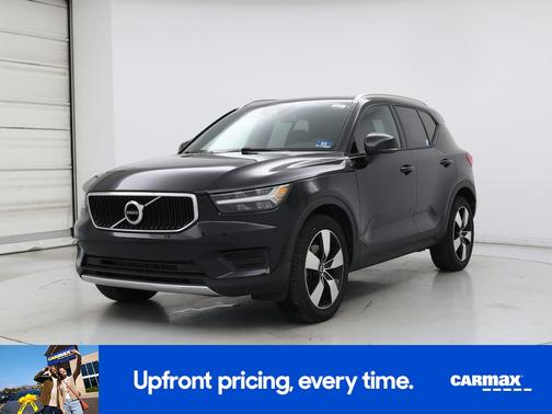Black 2019 Volvo XC40 T5 Momentum