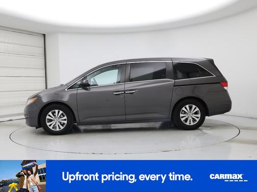 Tan 2016 Honda Odyssey SE