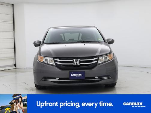 Tan 2016 Honda Odyssey SE