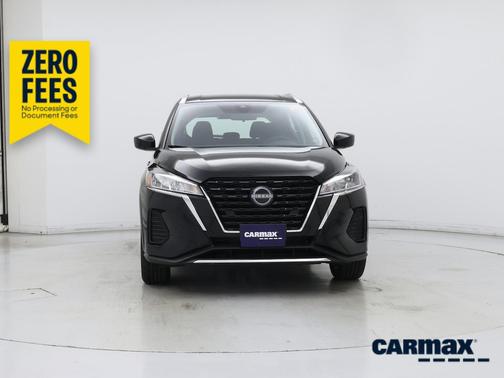 Black 2024 Nissan Kicks SV