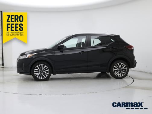 Black 2024 Nissan Kicks SV