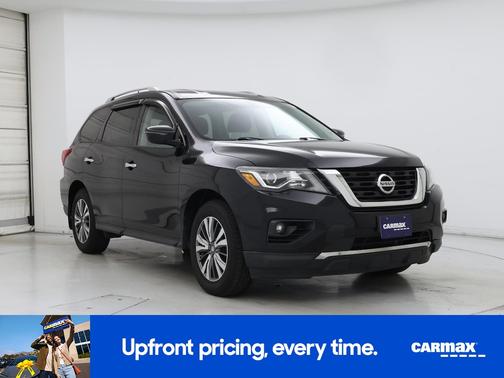 Black 2017 Nissan Pathfinder SV
