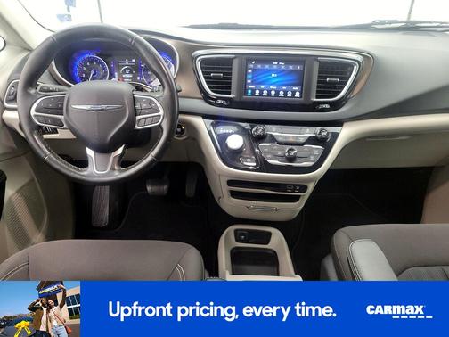 2020 Chrysler Voyager LX