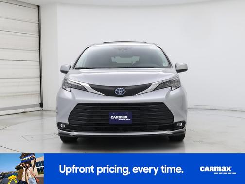 Silver 2025 Toyota Sienna XLE