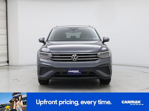 Gray 2022 Volkswagen Tiguan SE