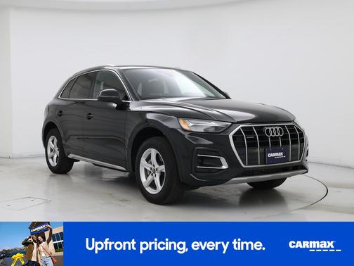 Black 2024 Audi Q5 Premium