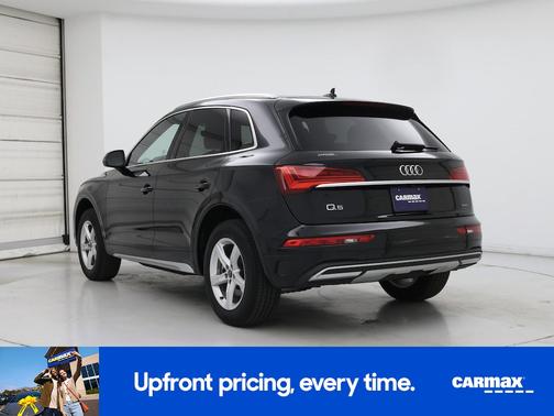 Black 2024 Audi Q5 Premium