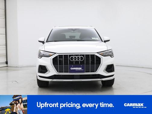 White 2022 Audi Q3 Premium