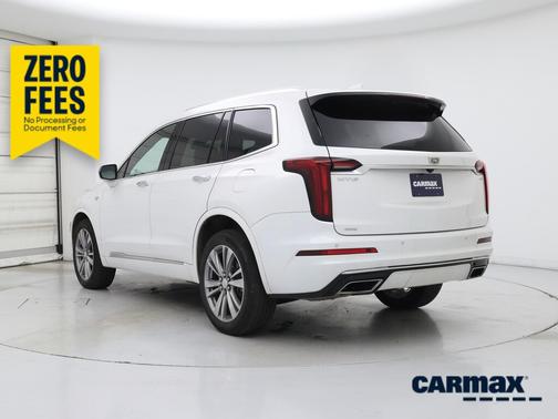 White 2023 Cadillac XT6 Luxury