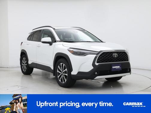 White 2022 Toyota Corolla Cross XLE