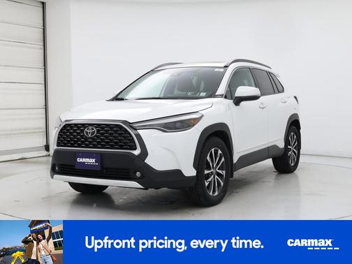 White 2022 Toyota Corolla Cross XLE
