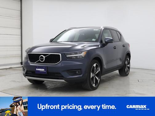 2021 Volvo XC40 T5 Momentum