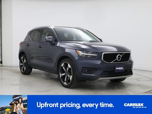2021 Volvo XC40 T5 Momentum