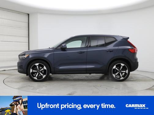 2021 Volvo XC40 T5 Momentum