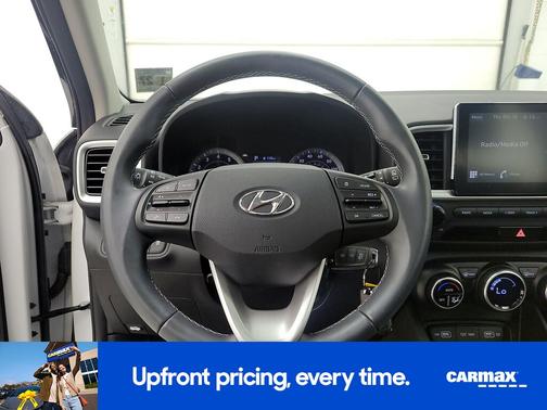 2022 Hyundai VENUE SEL
