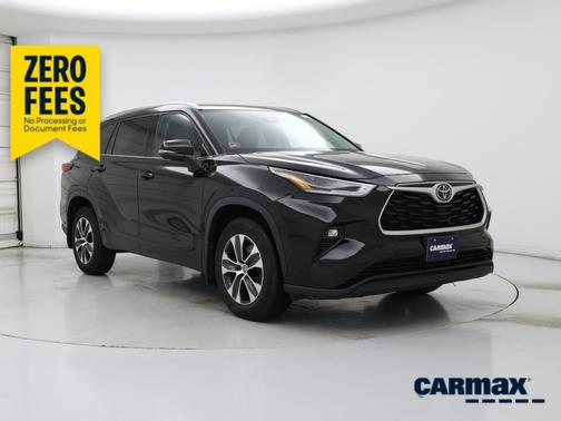 Black 2021 Toyota Highlander XLE