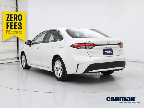 White 2020 Toyota Corolla XLE