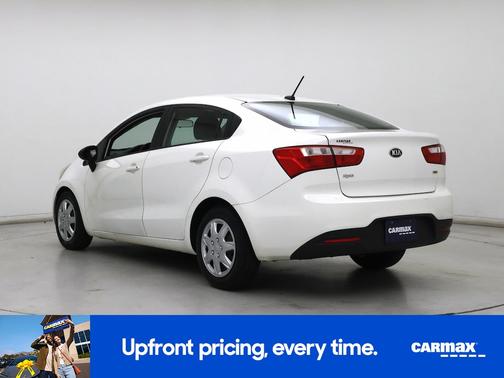 White 2014 Kia Rio LX