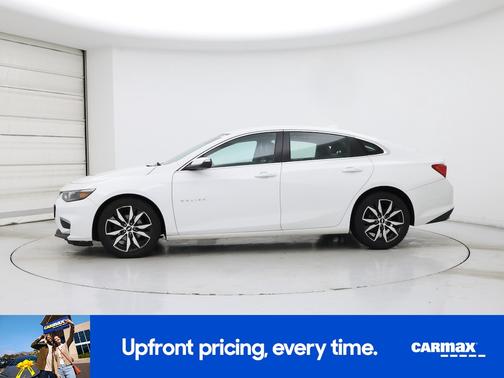 White 2017 Chevrolet Malibu LT