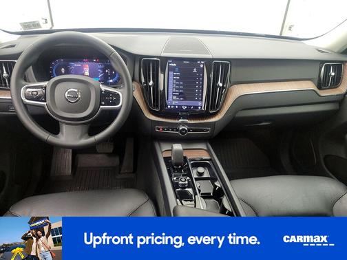 2023 Volvo XC60 B5 Plus Dark Theme