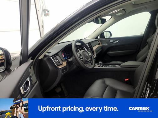 2023 Volvo XC60 B5 Plus Dark Theme