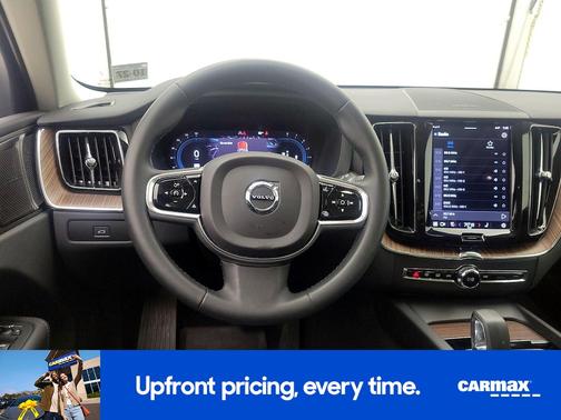 2023 Volvo XC60 B5 Plus Dark Theme