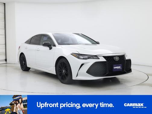 White 2019 Toyota Avalon XSE
