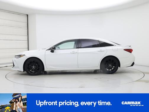 White 2019 Toyota Avalon XSE