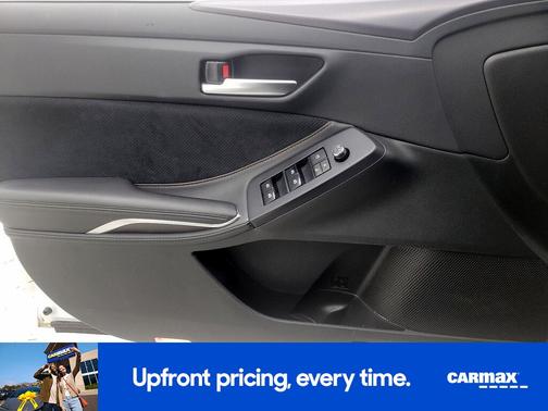 White 2019 Toyota Avalon XSE